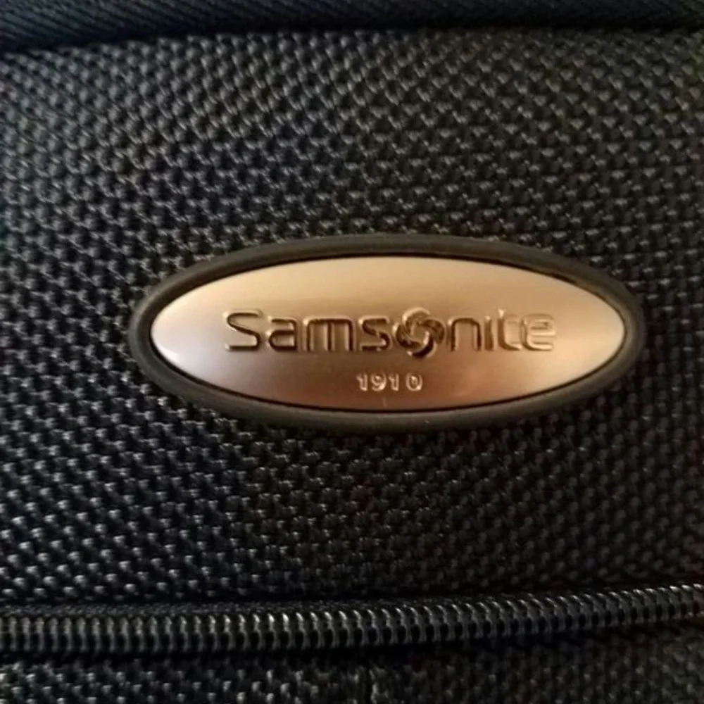 Samsonite travel bag